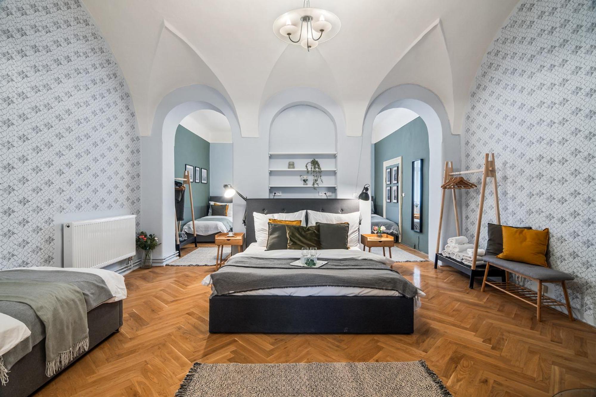 Charles Bridge Historical Apts By Michal&Friends Prague Exterior photo