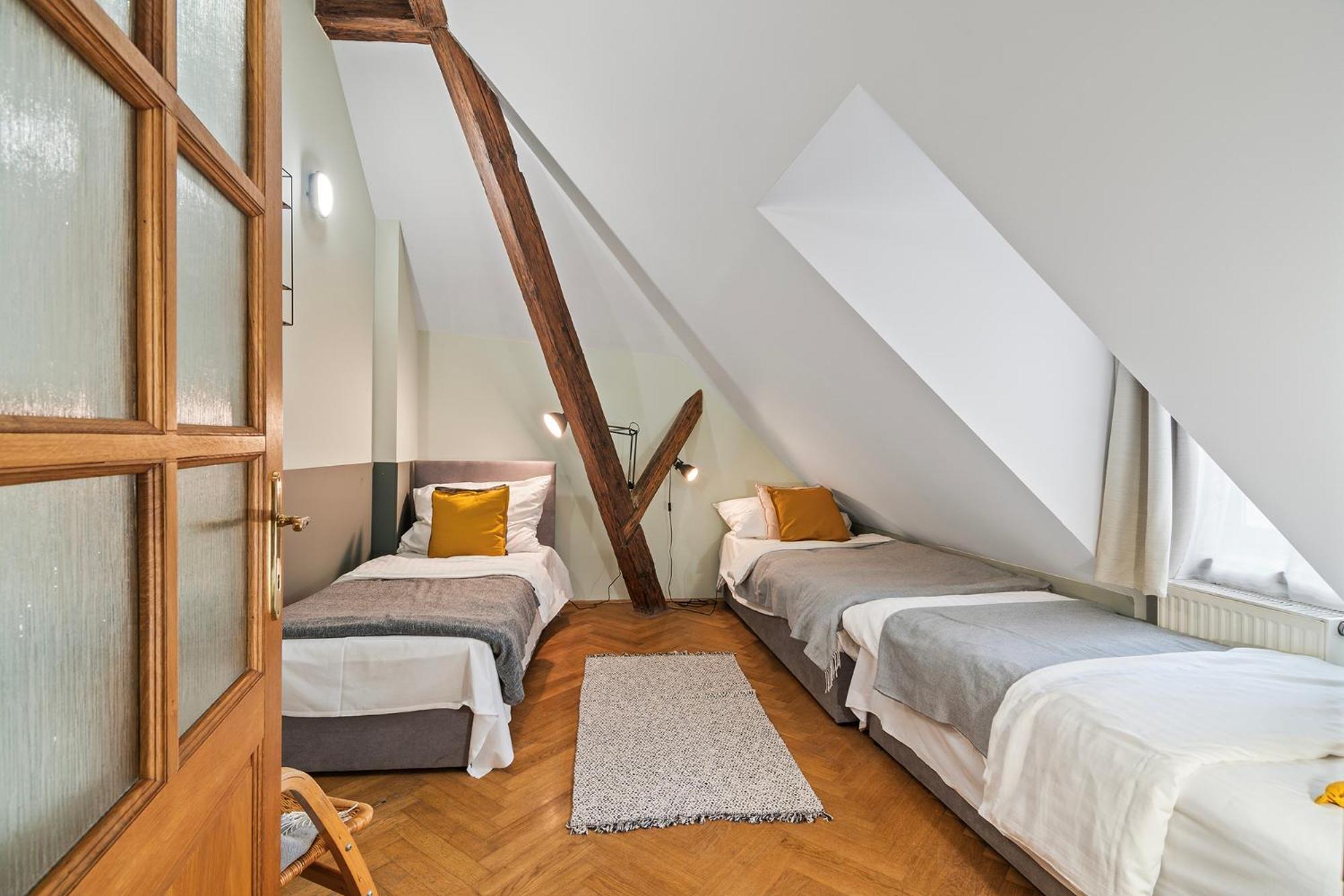 Charles Bridge Historical Apts By Michal&Friends Prague Exterior photo