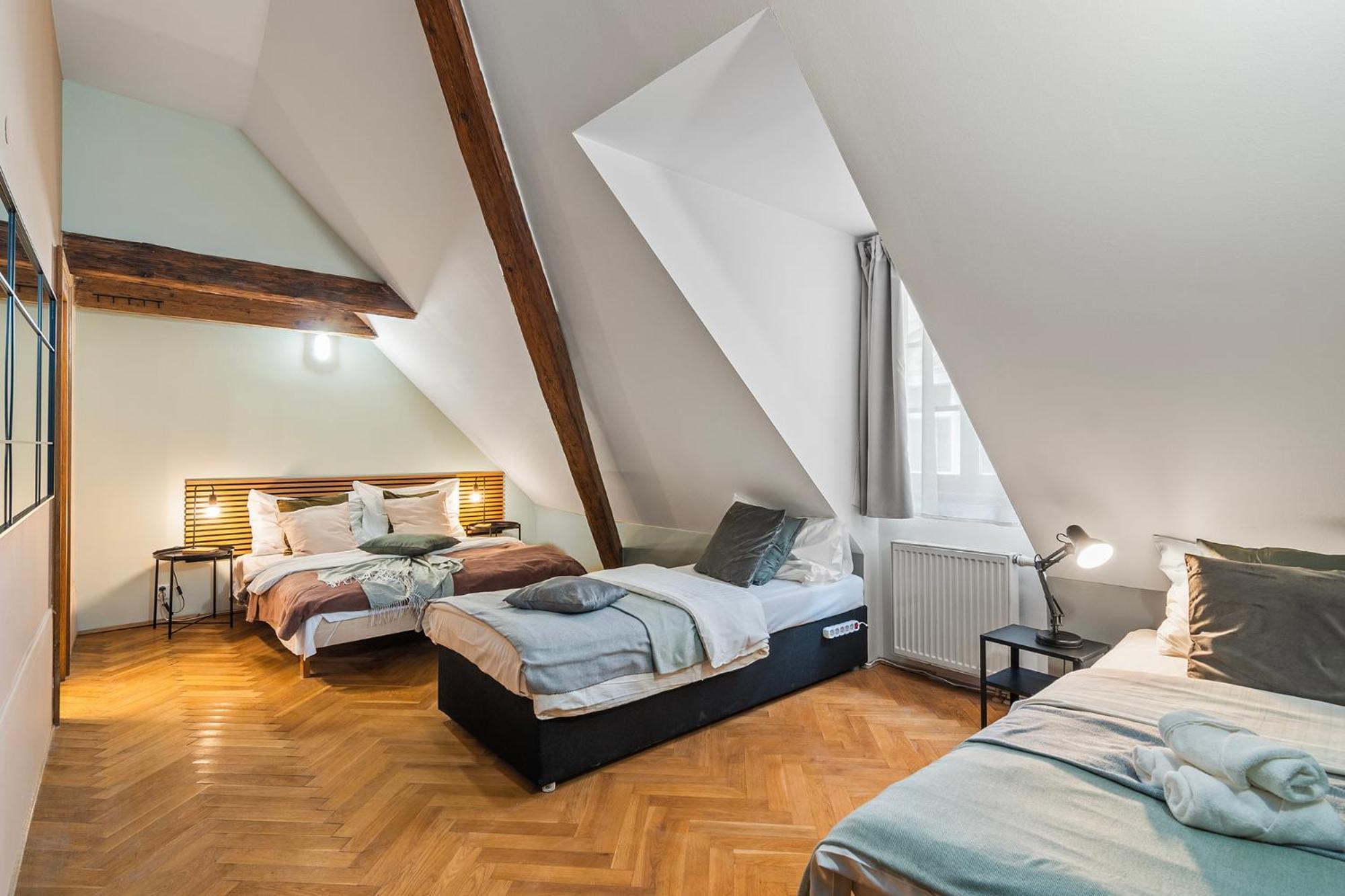 Charles Bridge Historical Apts By Michal&Friends Prague Exterior photo