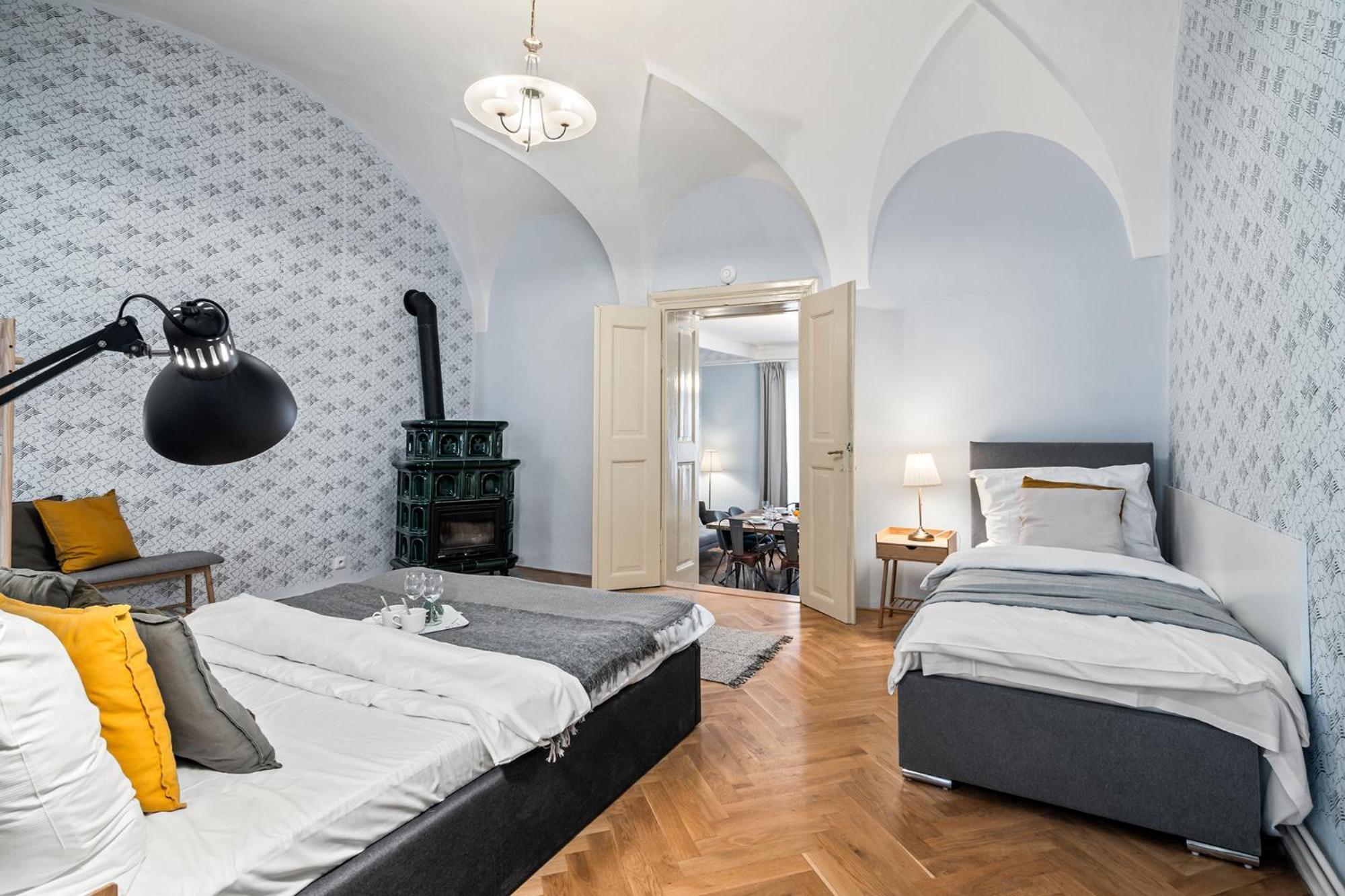 Charles Bridge Historical Apts By Michal&Friends Prague Exterior photo