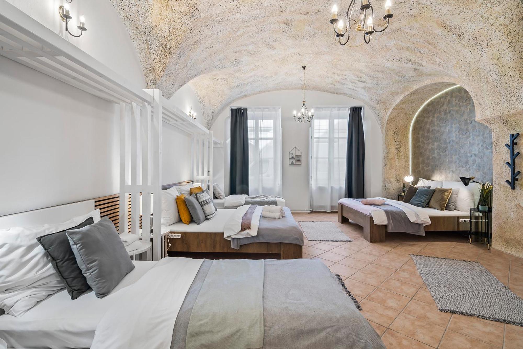 Charles Bridge Historical Apts By Michal&Friends Prague Exterior photo