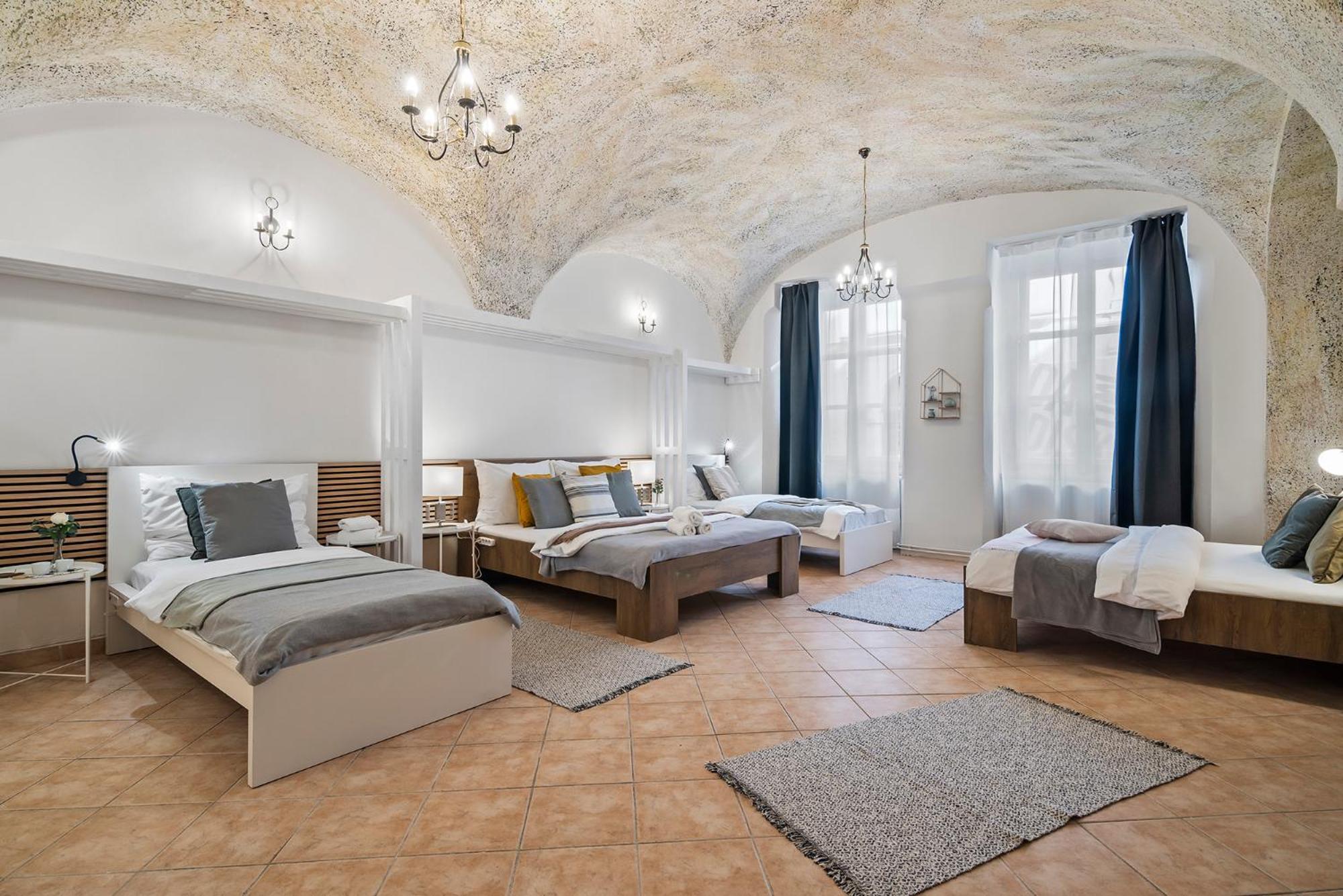 Charles Bridge Historical Apts By Michal&Friends Prague Exterior photo